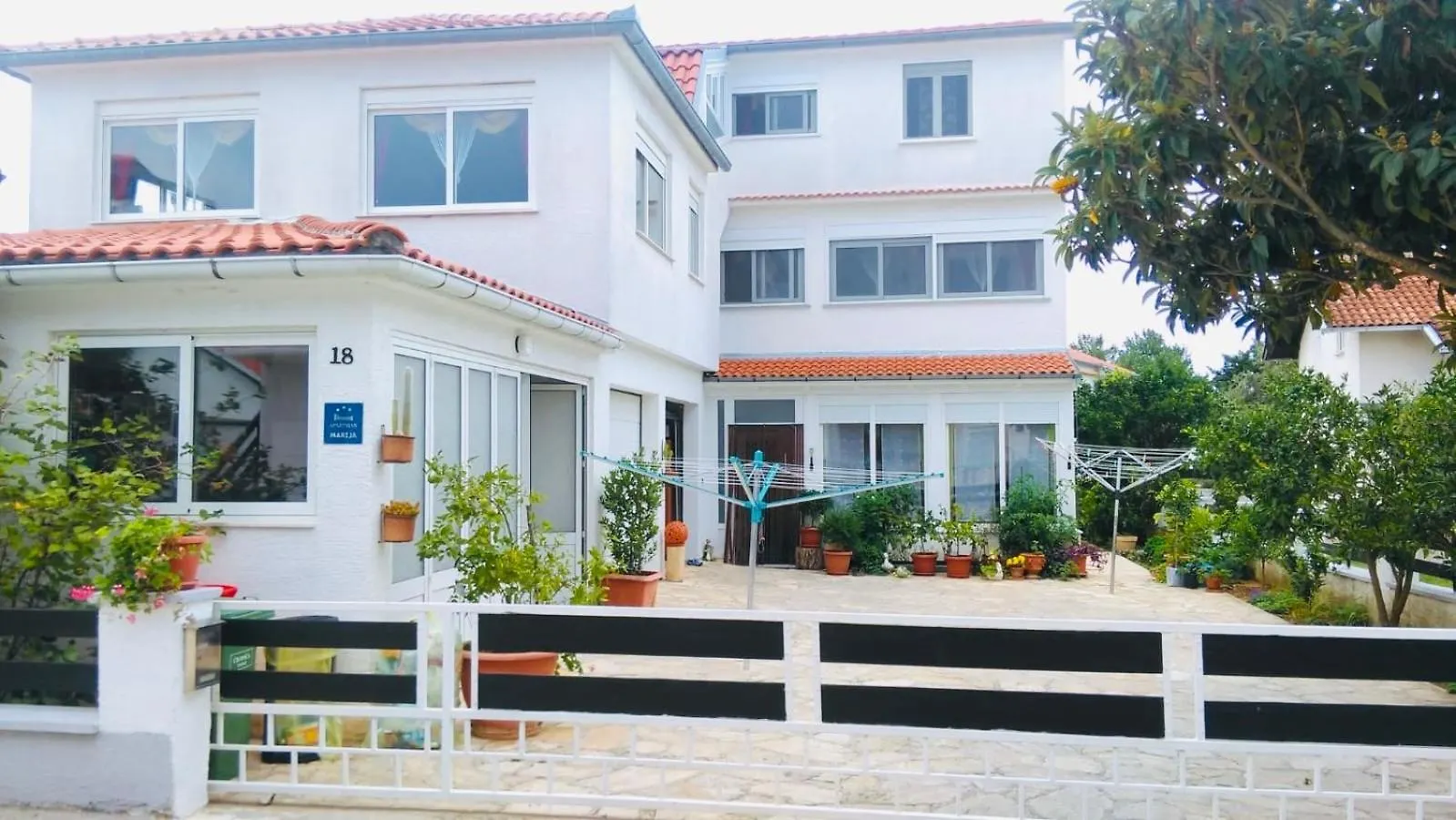Apartment Schwarz In Petrcane I Chorvatsko