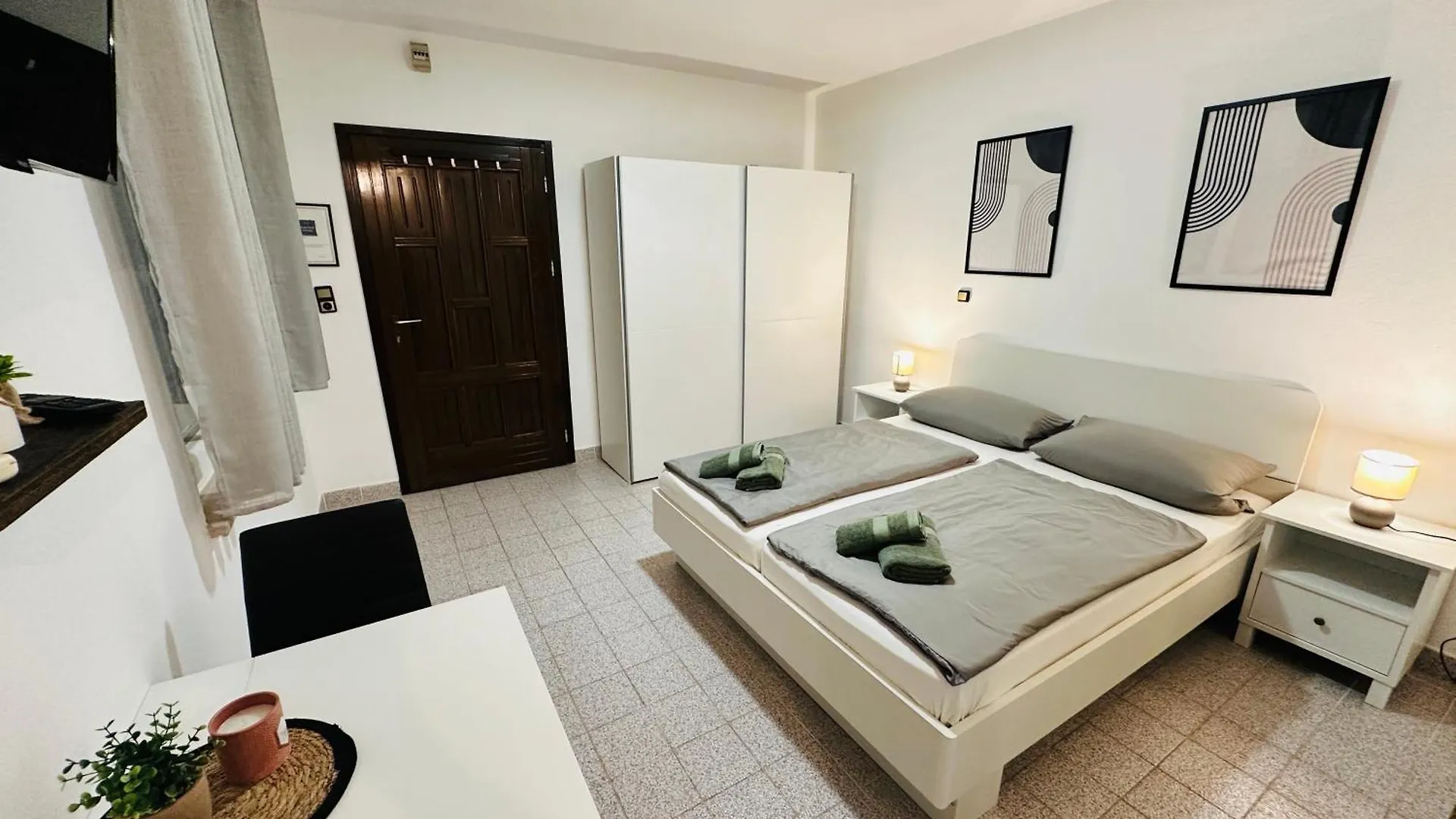 Apartment Schwarz In Petrcane I